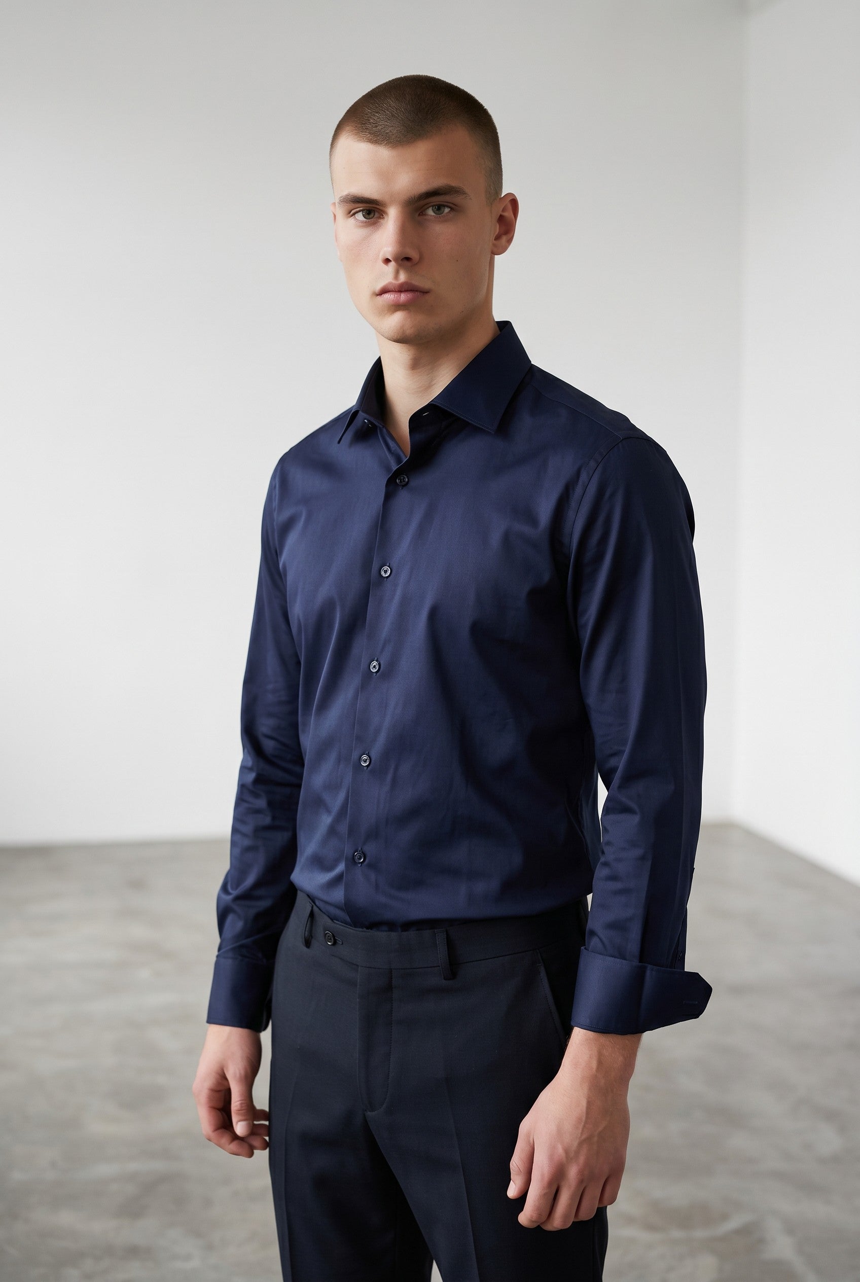 Long Sleeve Shirt Classic in Navy Blue